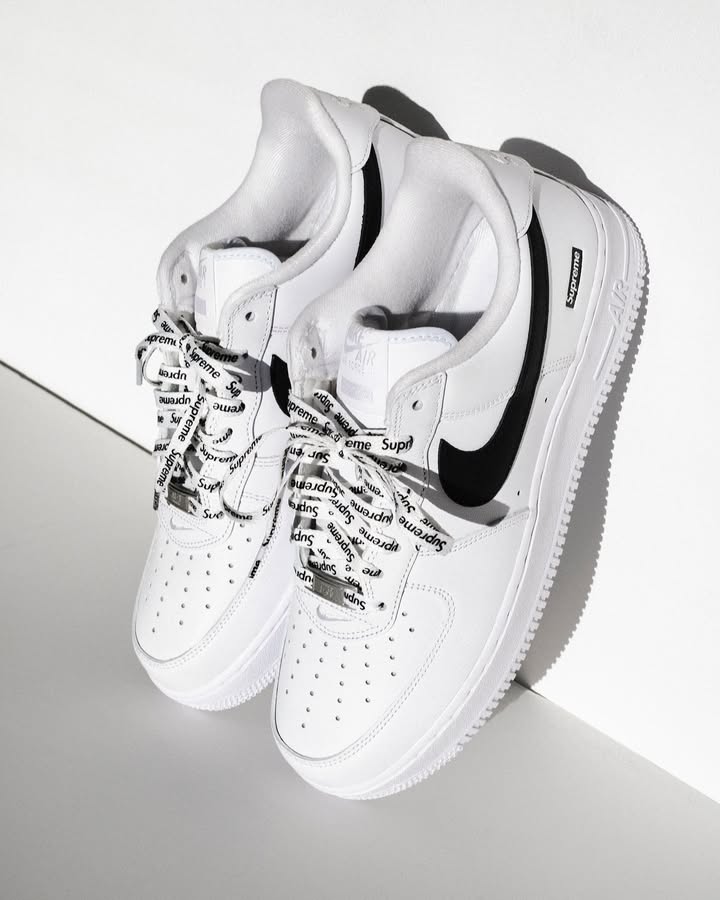 Supreme® x Nike® Air Force 1 Low