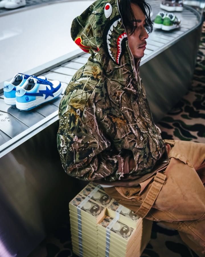 A BATHING APE® x ©SAINT Mxxxxxx