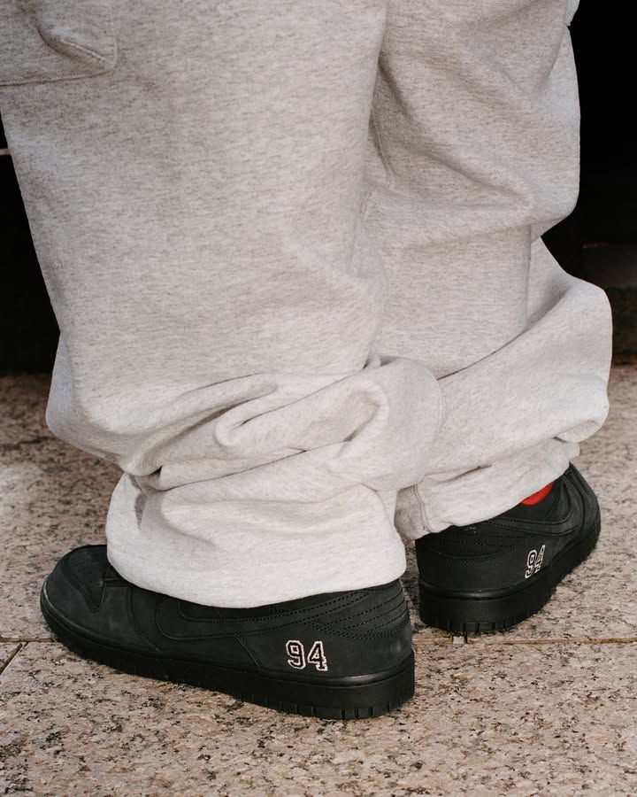 Supreme® x Nike SB Dunk Low